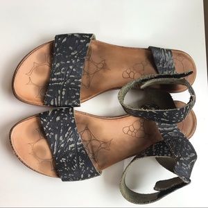 El Naturalista Ankle Wrap Sandals